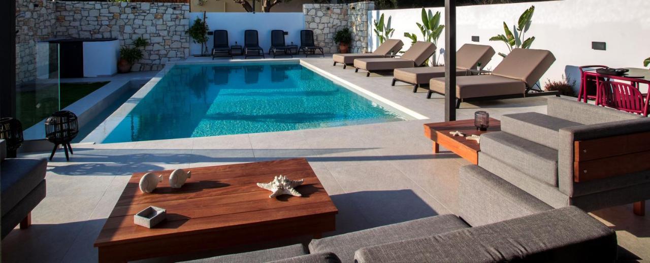 Avrilia Seaside Villa Heated Pool อัลมีรีดา ภายนอก รูปภาพ