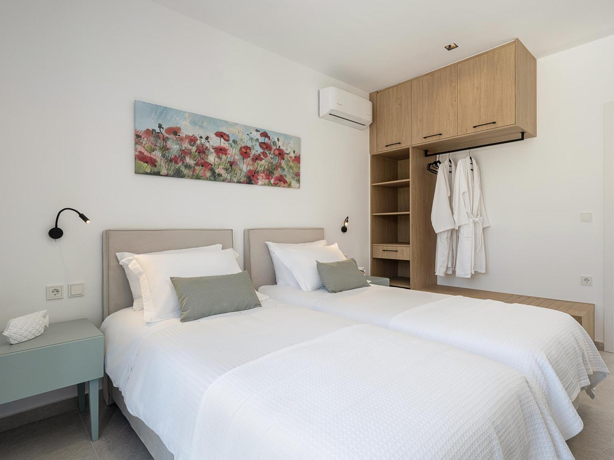Avrilia Seaside Villa Heated Pool อัลมีรีดา ภายนอก รูปภาพ